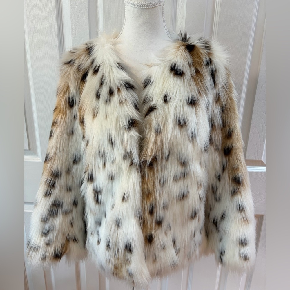Per Se White with Streaks of Black and Brown Faux Fur Jacket Size 8